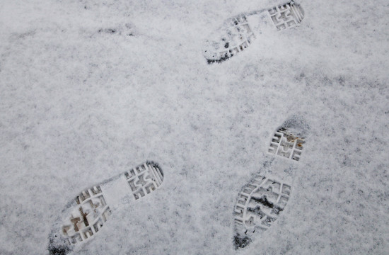 雪地里的腳印