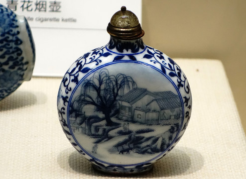 銅胎煙壺