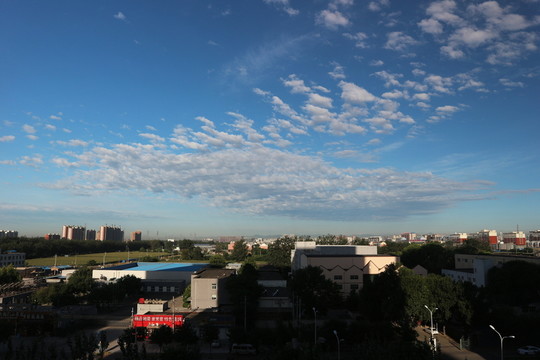 清晨的藍(lán)天