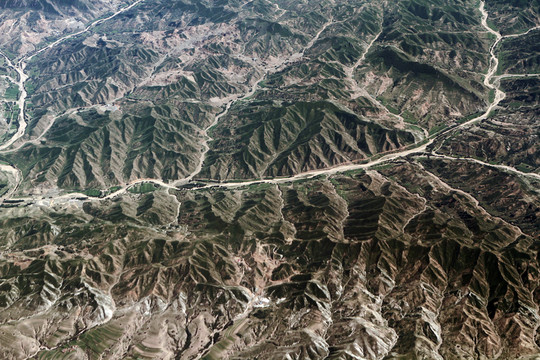 俯瞰華北的山川大地