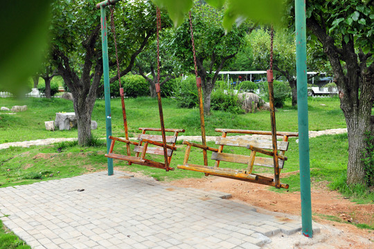 木搖椅 公園設(shè)施