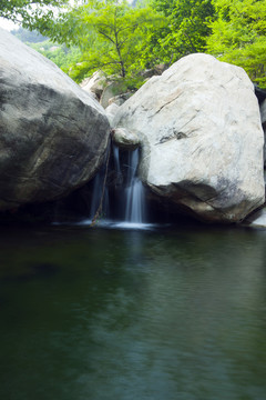 流水 溪流 瀑布