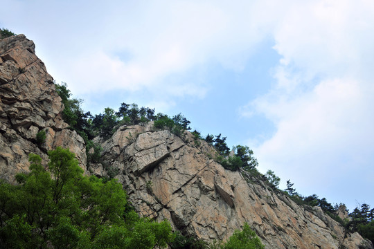 大山風景  藍天白云