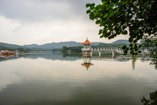 大夫山森林公園湖心亭