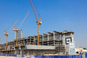 建設(shè)中的迪拜 吊車 建筑工地