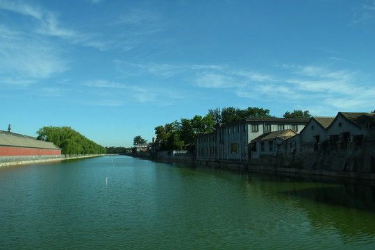 水邊建筑