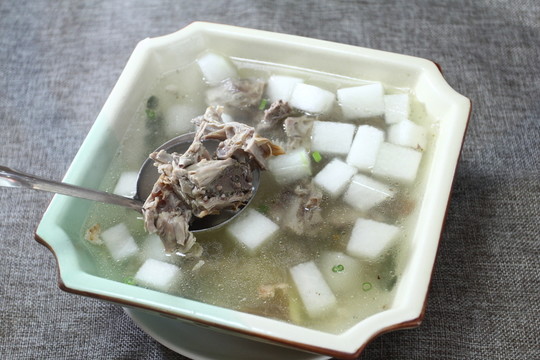 鴨骨湯