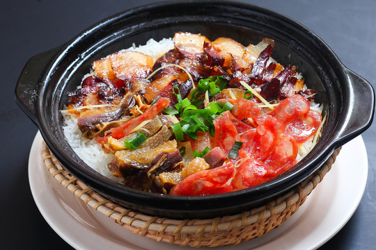 臘味煲仔飯