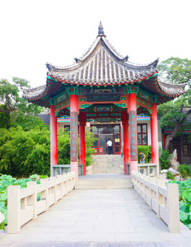 大明湖 月下亭