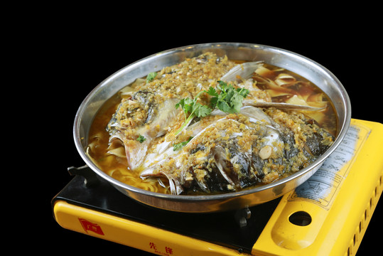鄉(xiāng)村水庫魚頭