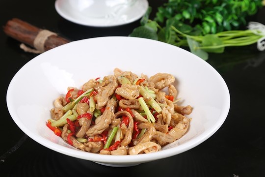 香芹炒肥腸