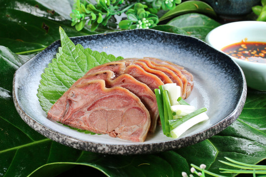 狗肉蘸醬