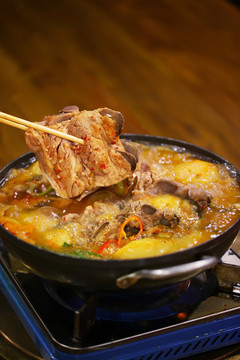 土豆脊骨鍋