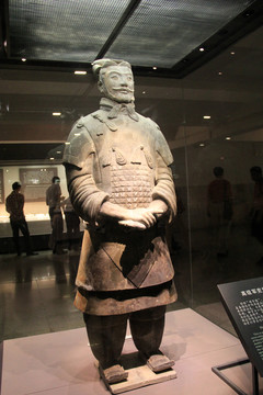 高級(jí)軍吏俑
