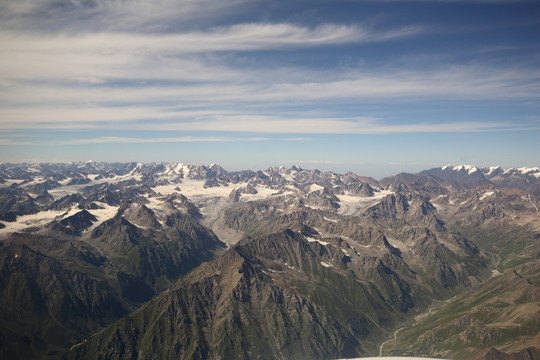 俯瞰天山山脈