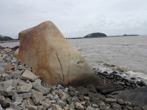珠海情侶路上的海景剪影