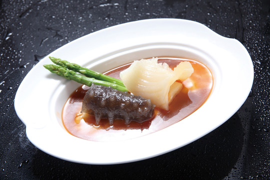 金湯海參燴魚(yú)翅