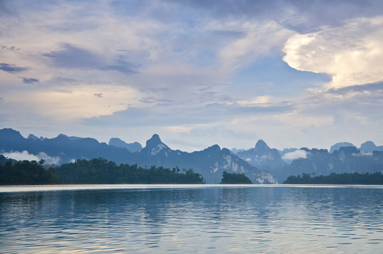 唯美自然之湖泊山峰
