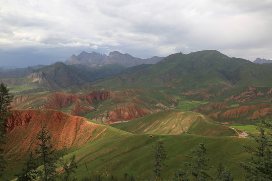 卓爾山