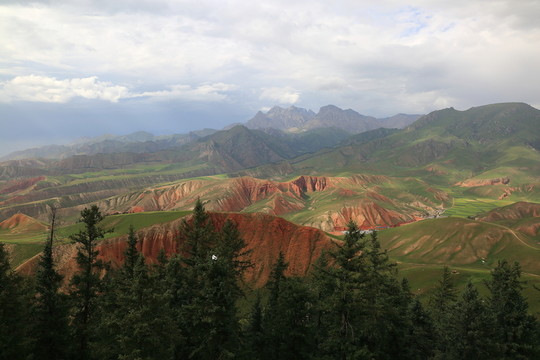 卓爾山