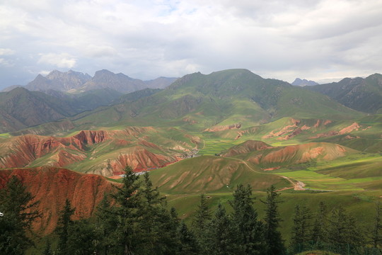 卓爾山