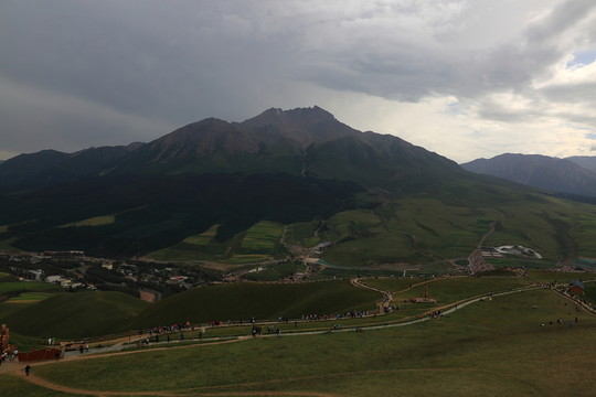 卓爾山