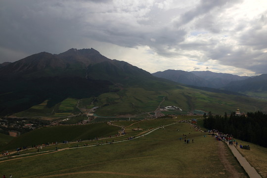 卓爾山