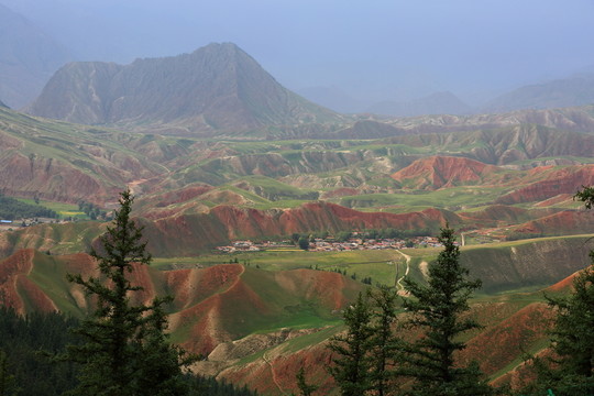 卓爾山