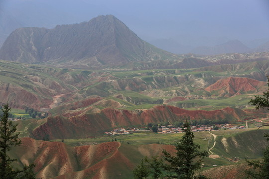 卓爾山