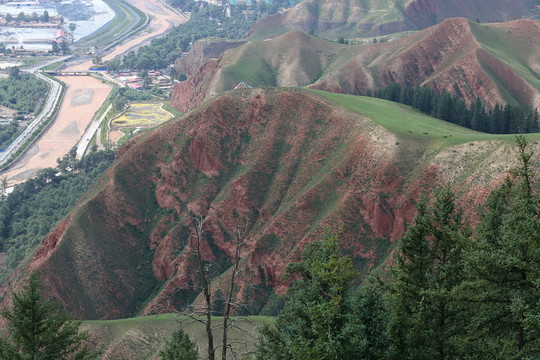卓爾山
