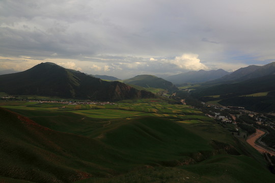 卓爾山
