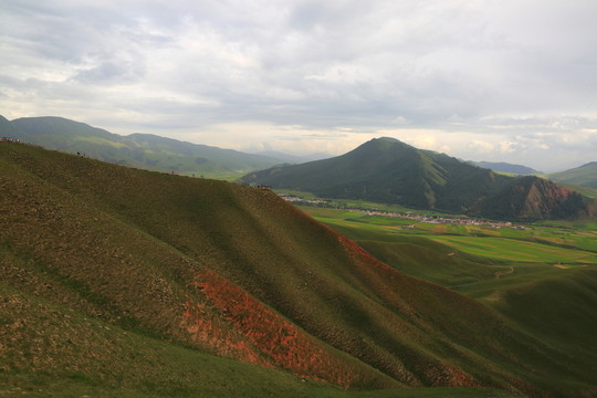 卓爾山