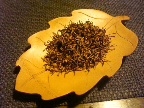 金鉤紅茶