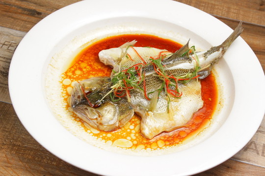 清蒸鱸魚 蒸鱸魚