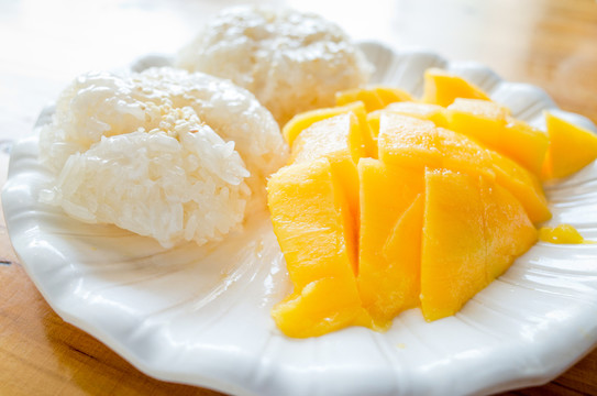 椰汁芒果糯米飯