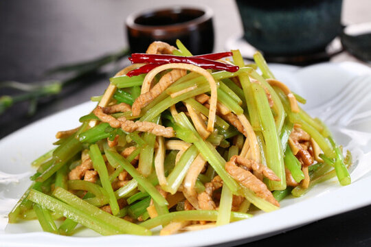 芹菜肉絲