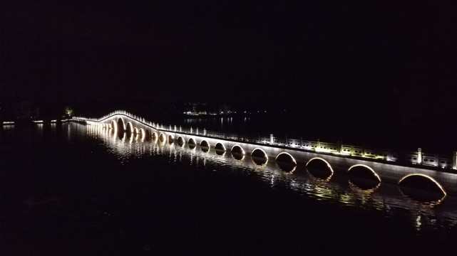 周莊古鎮(zhèn)夜景