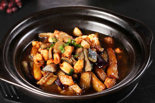 咸魚雞粒茄子煲
