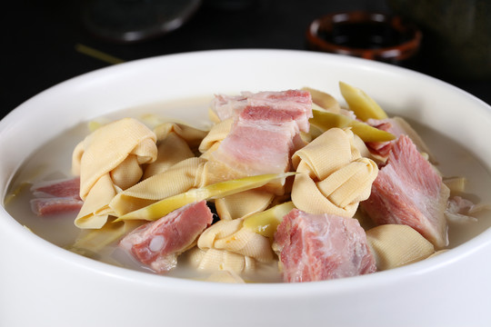 春筍咸肉燉百葉