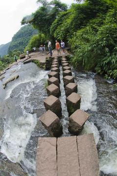 石墩橋