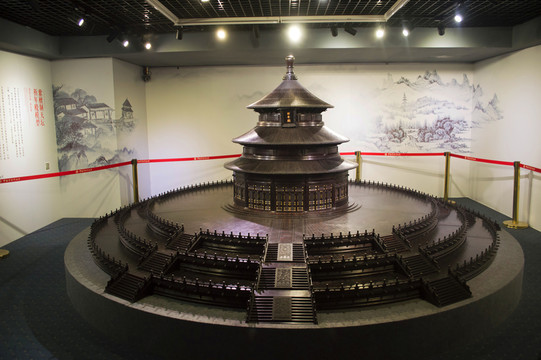 紫檀制天壇祈年殿模型