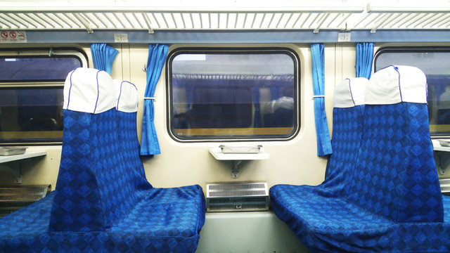 火車硬座位室內(nèi)裝飾