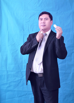 美容的男人