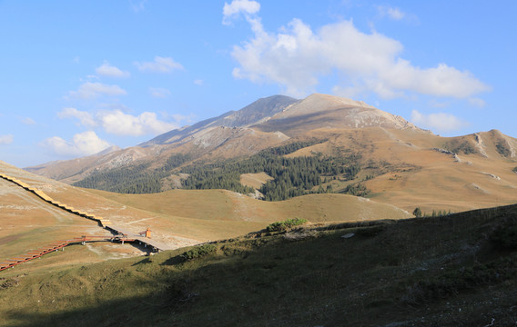 高山峻嶺