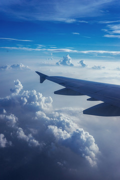 飛機(jī)機(jī)翼