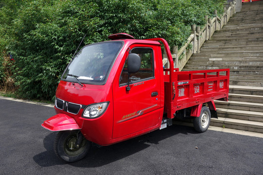 三輪車 紅色三輪車 農(nóng)用三輪車