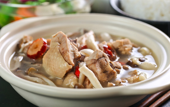 燉雞飯