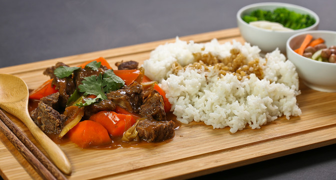 肥牛飯