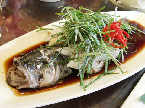 清蒸鱸魚