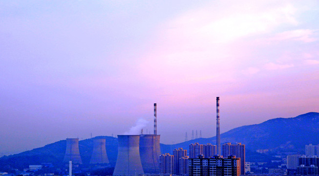 晨曦中的發(fā)電廠